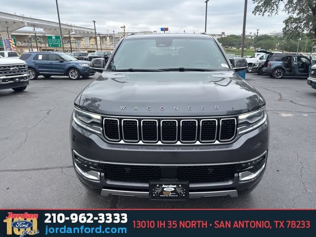 Used 2022 Jeep Wagoneer Series III AWD/4WD image 2