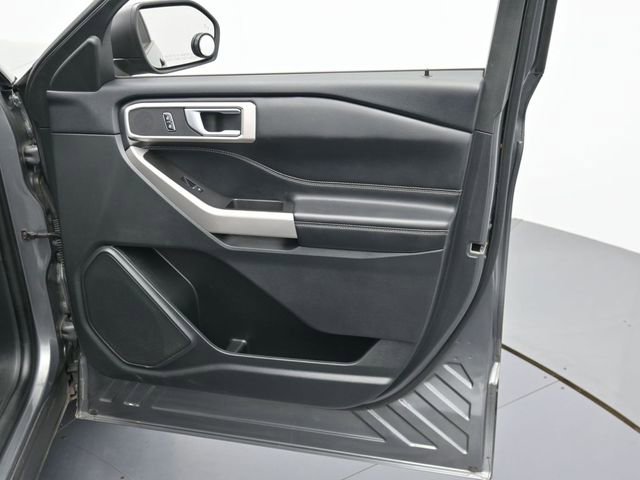 Certified 2024 Ford Explorer XLT image 30