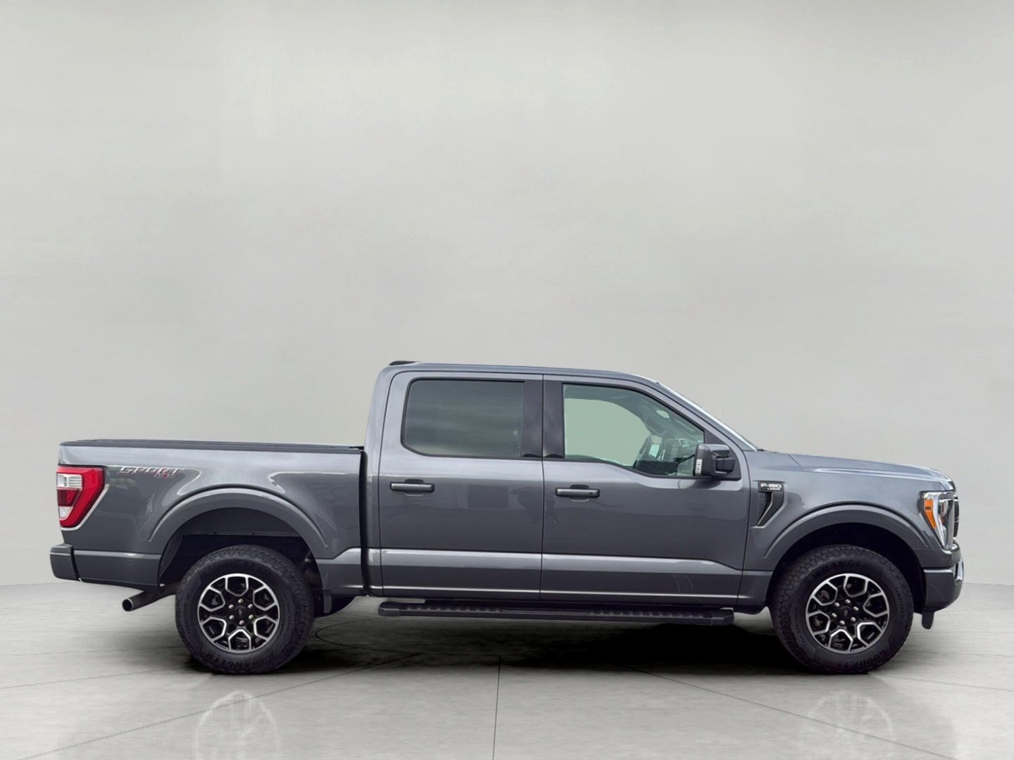 Certified 2022 Ford F150 Lariat w/ Max Trailer Tow Package AWD/4WD image 8
