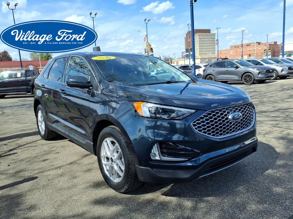 Certified 2024 Ford Edge SEL w/ Convenience Package AWD/4WD image 4
