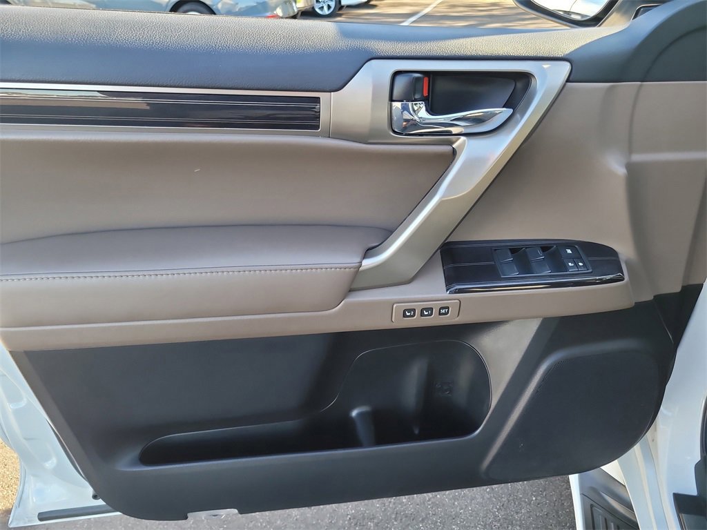 Used 2020 Lexus GX 460 Premium image 13