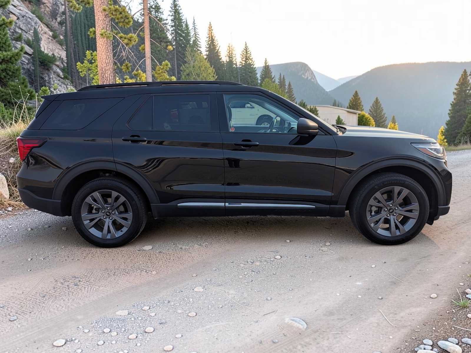 Certified 2025 Ford Explorer Active w/ Active Comfort Package AWD/4WD image 7