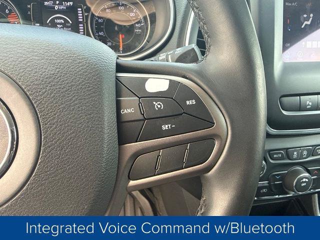 Used 2019 Jeep Cherokee Latitude Plus FWD image 15