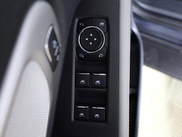 Certified 2025 Ford Expedition Active image 24