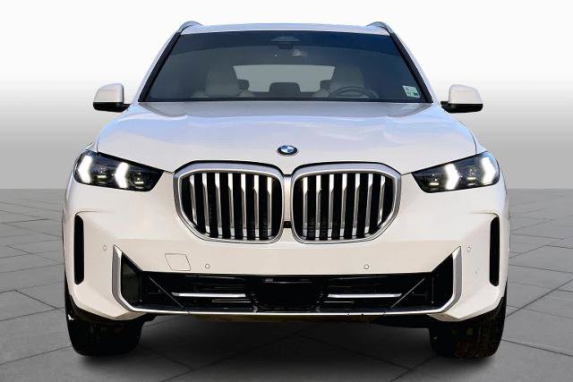 Used 2024 BMW X5 sDrive40i w/ Parking Assistance Package image 3