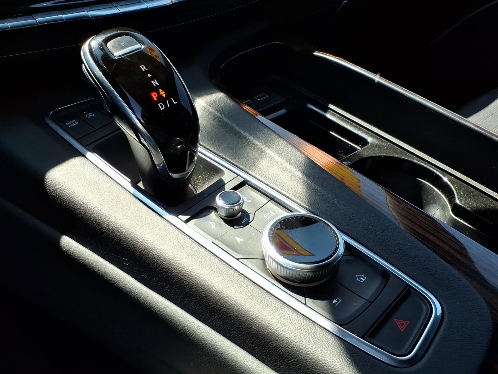 Used 2021 Cadillac Escalade Premium Luxury w/ Performance Package image 21