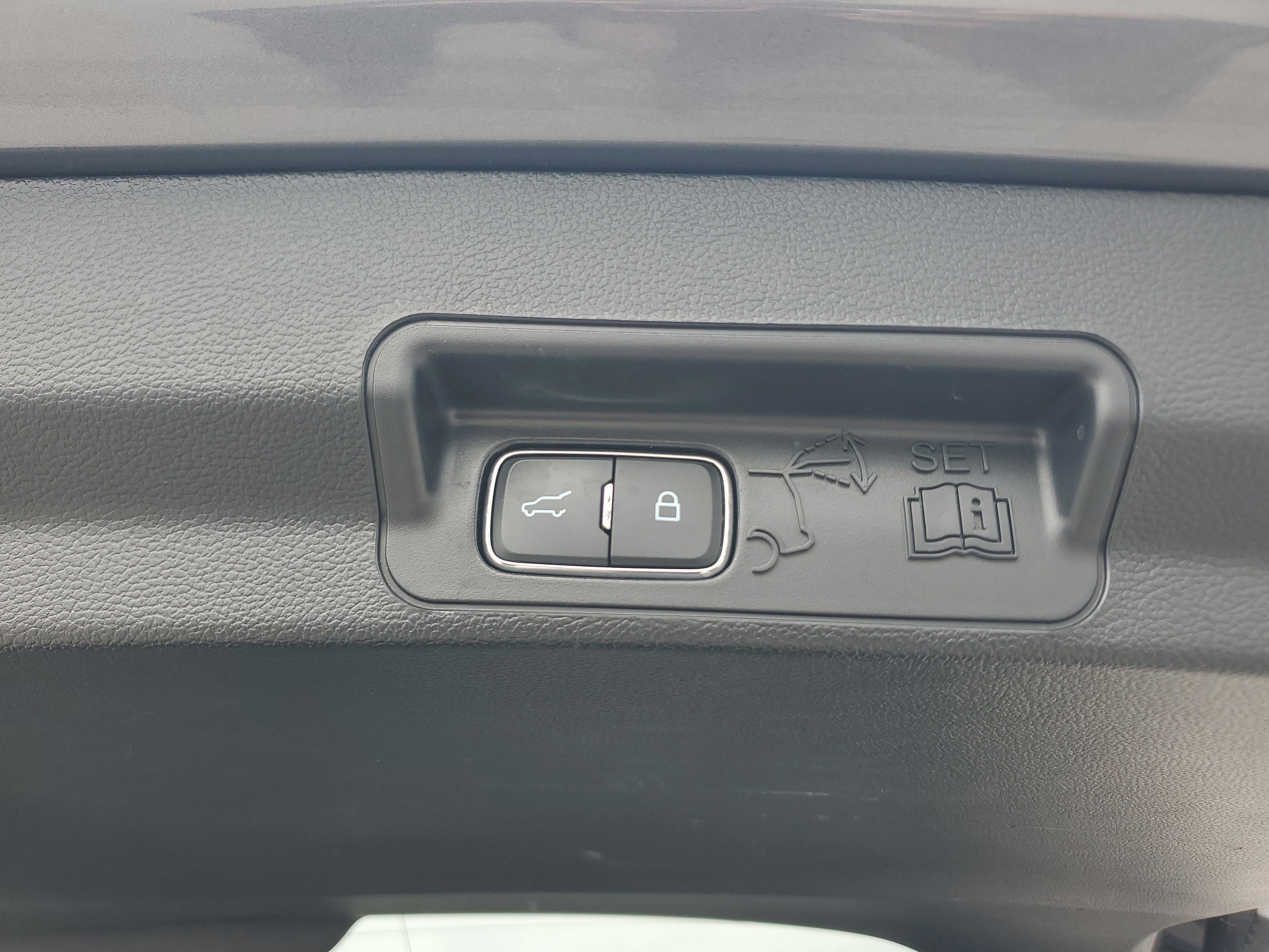 Certified 2023 Ford Explorer ST-Line w/ Class IV Trailer Tow Package image 17