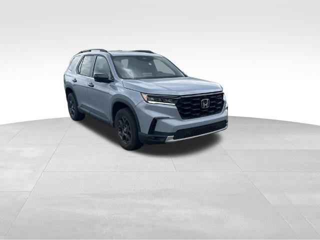 Used 2023 Honda Pilot TrailSport image 6