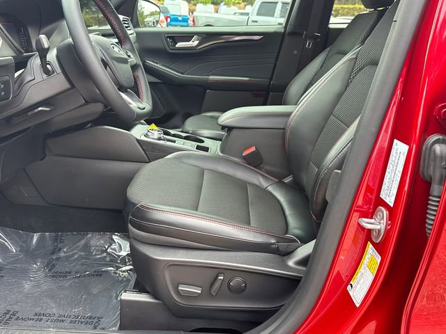 Certified 2024 Ford Escape ST-Line w/ Tech Pack #1 FWD image 9