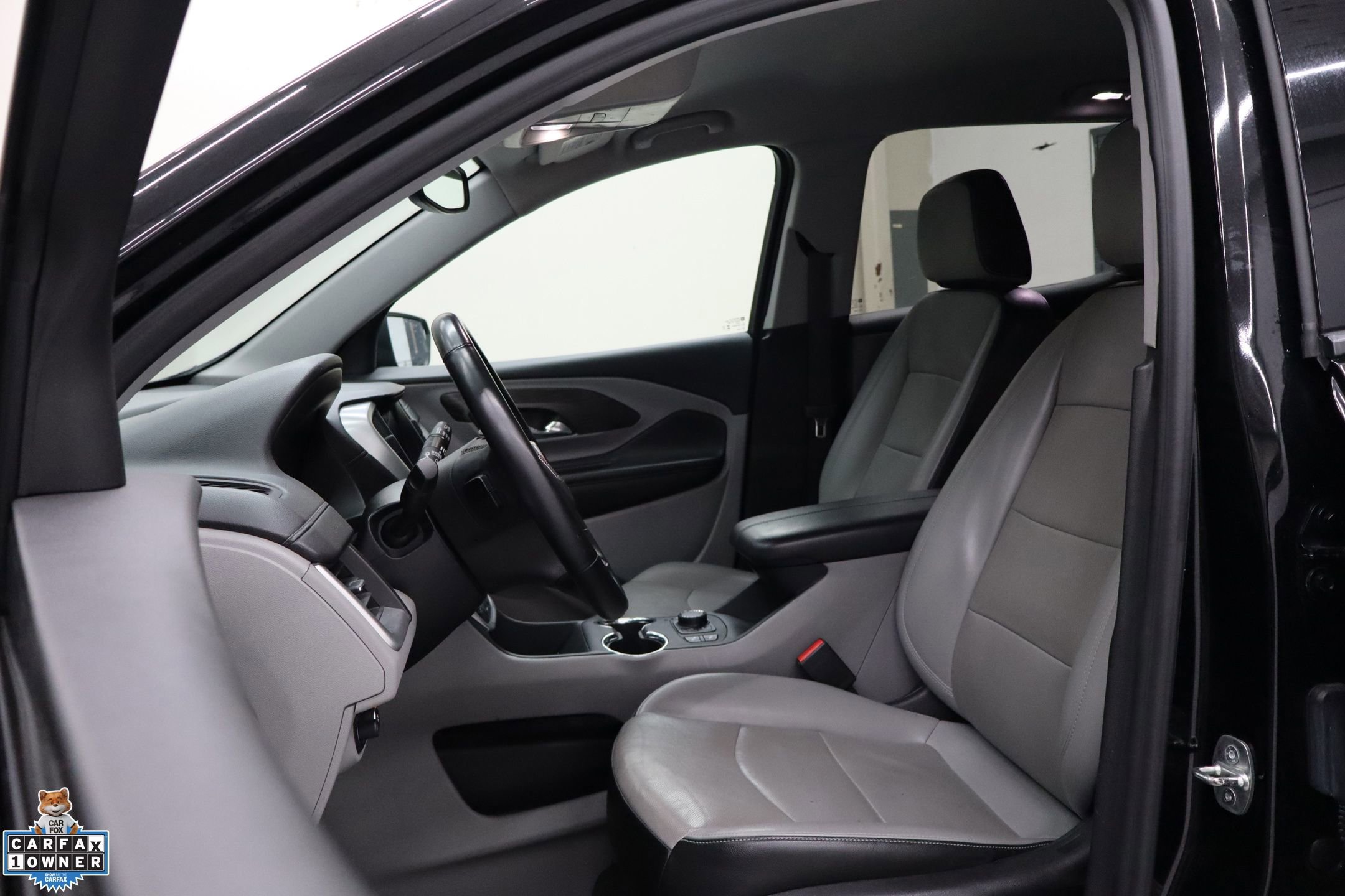 Used 2024 GMC Terrain SLT image 20