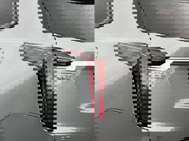 Used 2024 Cadillac XT6 Sport image 9