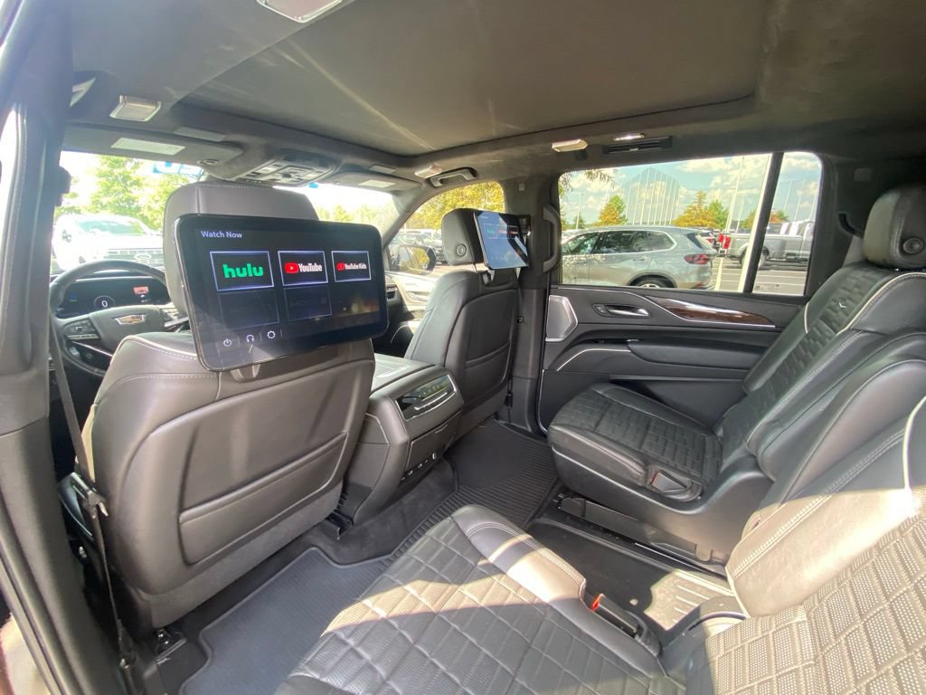 Used 2023 Cadillac Escalade ESV Sport Platinum w/ LPO, ONYX Package AWD/4WD image 24