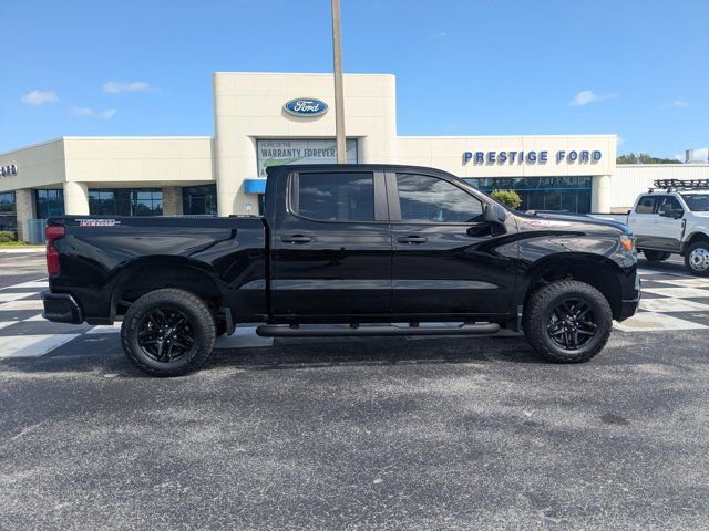 Used 2025 Chevrolet Silverado 1500 Custom Trail Boss w/ LPO, Dark Essentials Package image 6