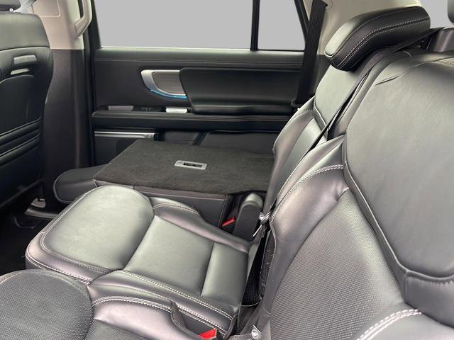 Certified 2025 Ford Expedition Max Platinum image 11