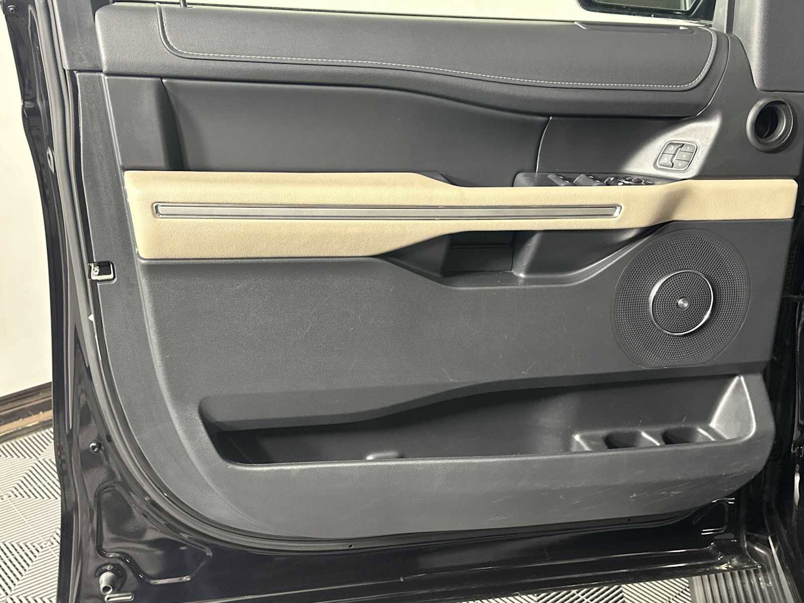 Certified 2024 Ford Expedition Max Limited image 9