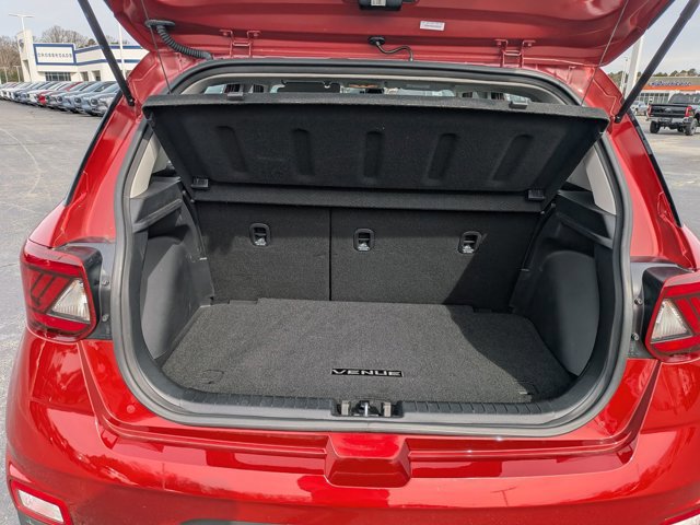 Used 2025 Hyundai Venue Limited FWD image 30