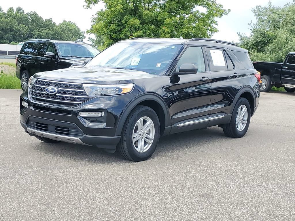 Certified 2024 Ford Explorer XLT w/ Equipment Group 202A AWD/4WD image 2