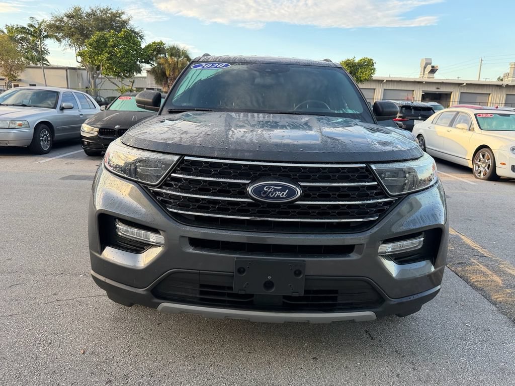 Certified 2020 Ford Explorer XLT w/ Equipment Group 202A AWD/4WD image 2