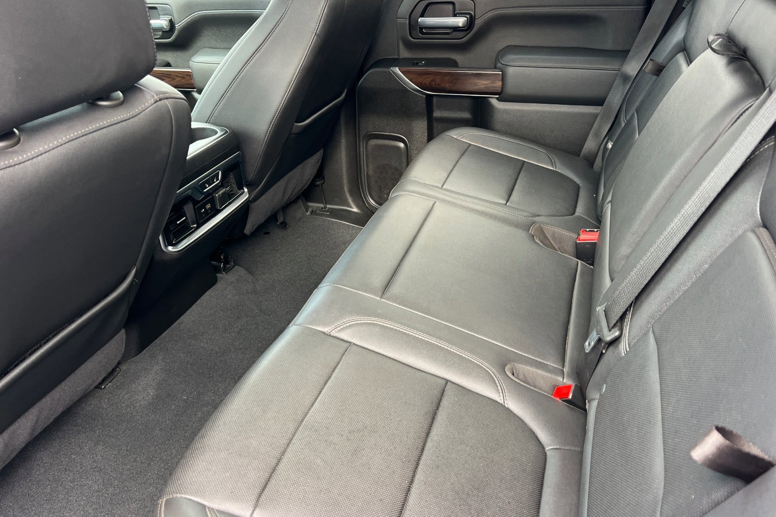 Used 2021 GMC Sierra 2500 SLT w/ SLT Preferred Package image 12