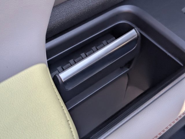 Certified 2025 Ford Expedition Active image 31