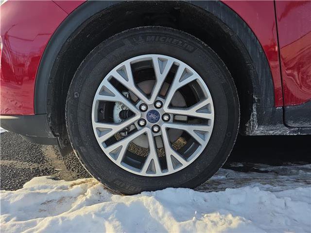 Certified 2022 Ford Escape SEL w/ Technology Package AWD/4WD image 14