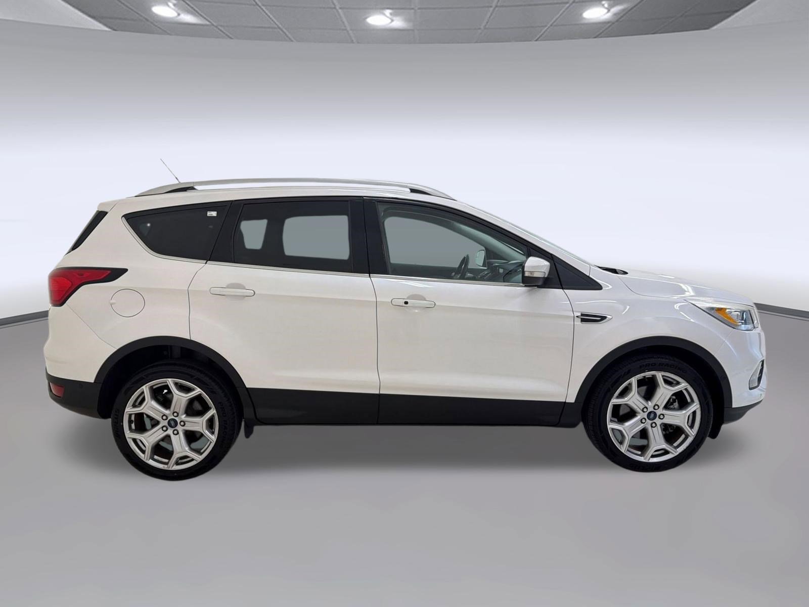 Certified 2019 Ford Escape Titanium FWD image 8
