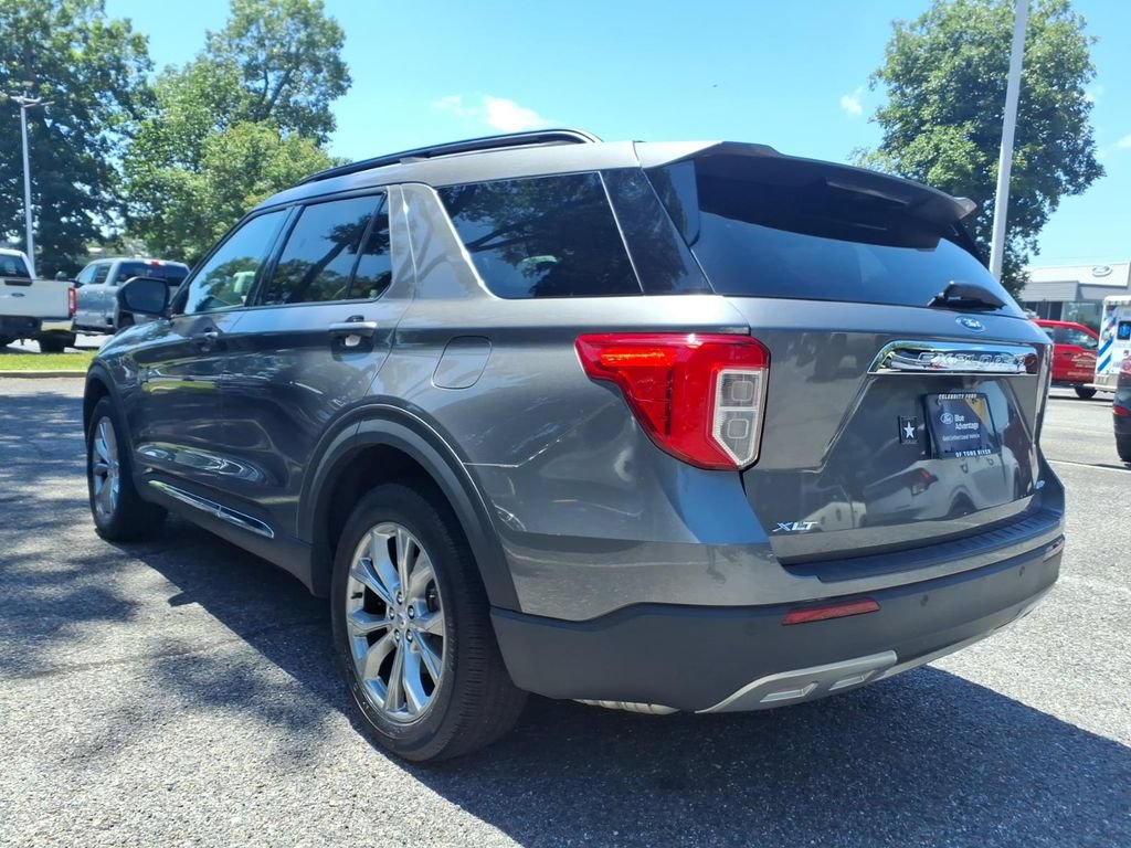 Certified 2023 Ford Explorer XLT w/ Equipment Group 202A AWD/4WD image 4