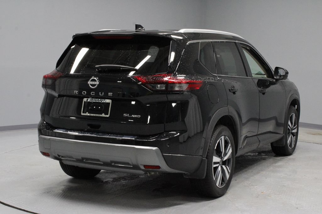 Used 2025 Nissan Rogue SL AWD/4WD image 12