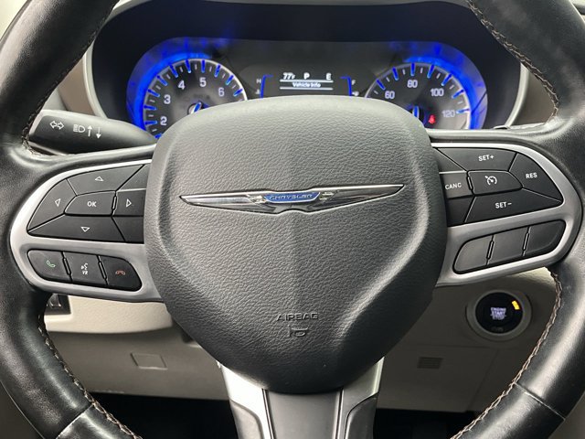 Used 2019 Chrysler Pacifica Touring-L FWD image 15
