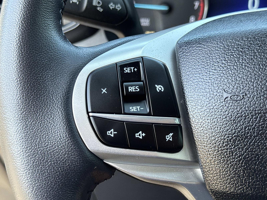 Certified 2023 Ford Explorer XLT RWD image 8