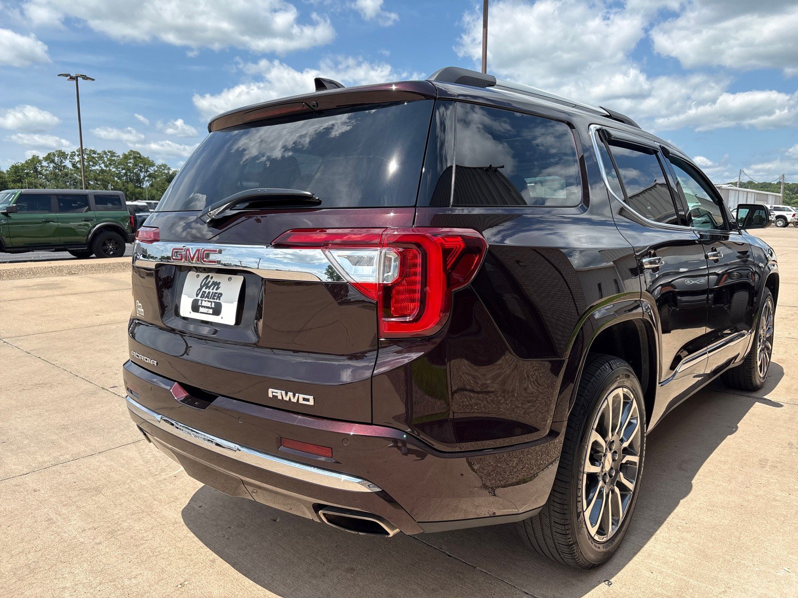 Used 2020 GMC Acadia Denali w/ Technology Package AWD/4WD image 12