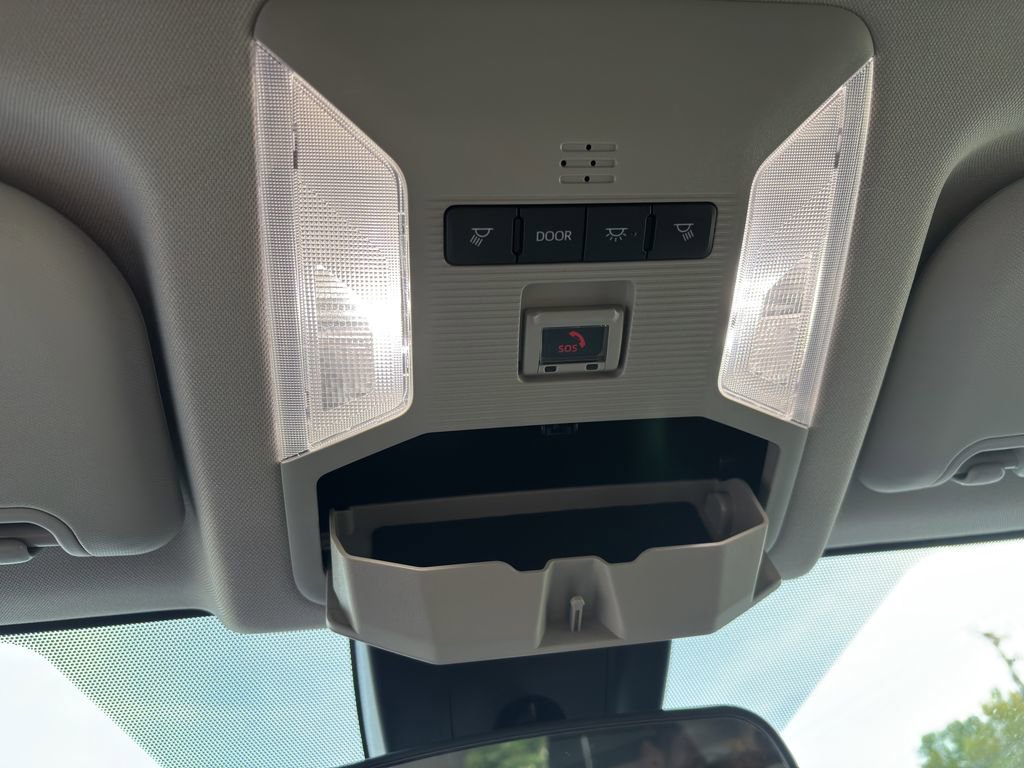 Used 2022 Toyota RAV4 LE FWD image 15