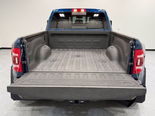 Used 2024 RAM 3500 Limited AWD/4WD image 12