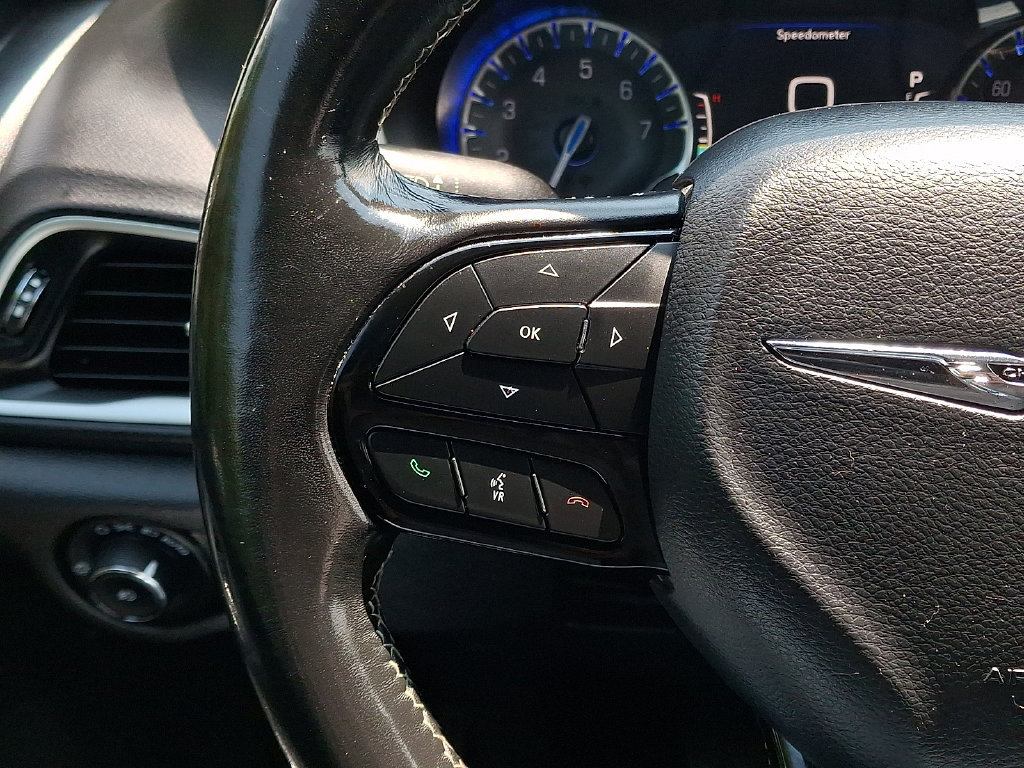 Used 2020 Chrysler Pacifica Touring-L w/ Advanced Safetytec Group AWD/4WD image 22