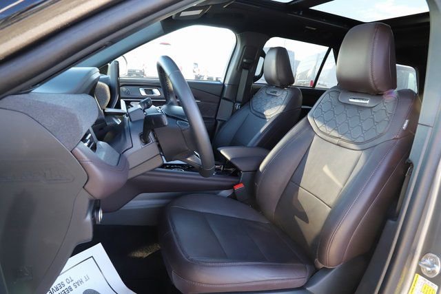 Certified 2025 Ford Explorer Platinum w/ LUX Leather Package AWD/4WD image 14
