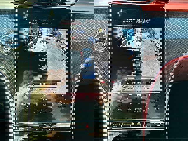 Used 2025 Mercedes-Benz C 300 4MATIC Sedan image 14