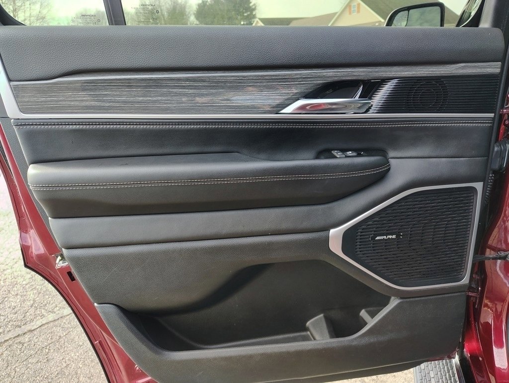 Used 2022 Jeep Wagoneer Series III w/ Flexible Seating Group image 24