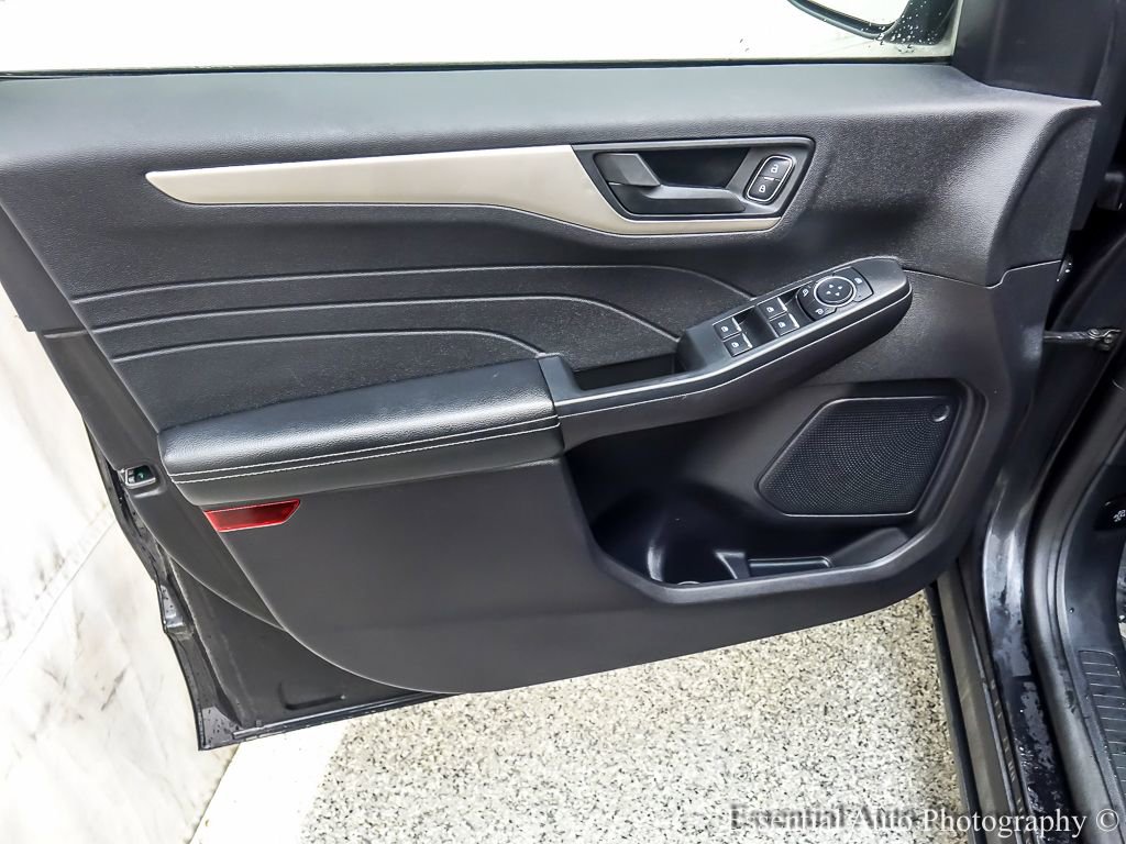 Certified 2022 Ford Escape SE w/ Cold Weather Package FWD image 19