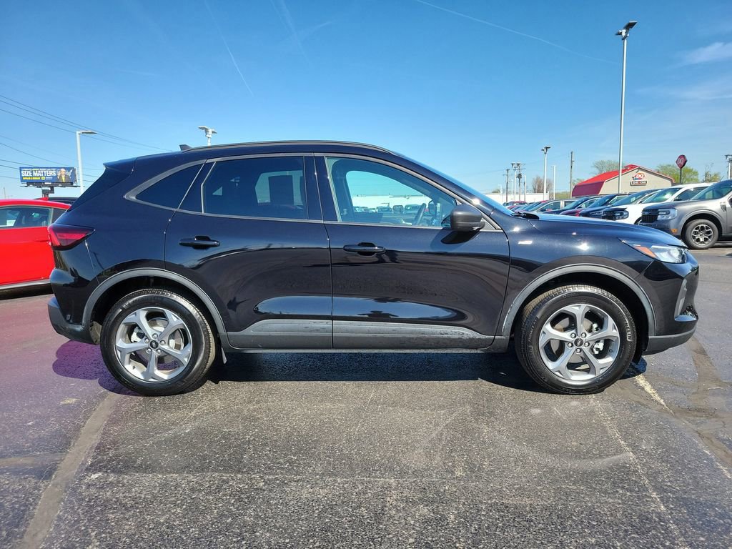 Certified 2025 Ford Escape ST-Line AWD/4WD image 6
