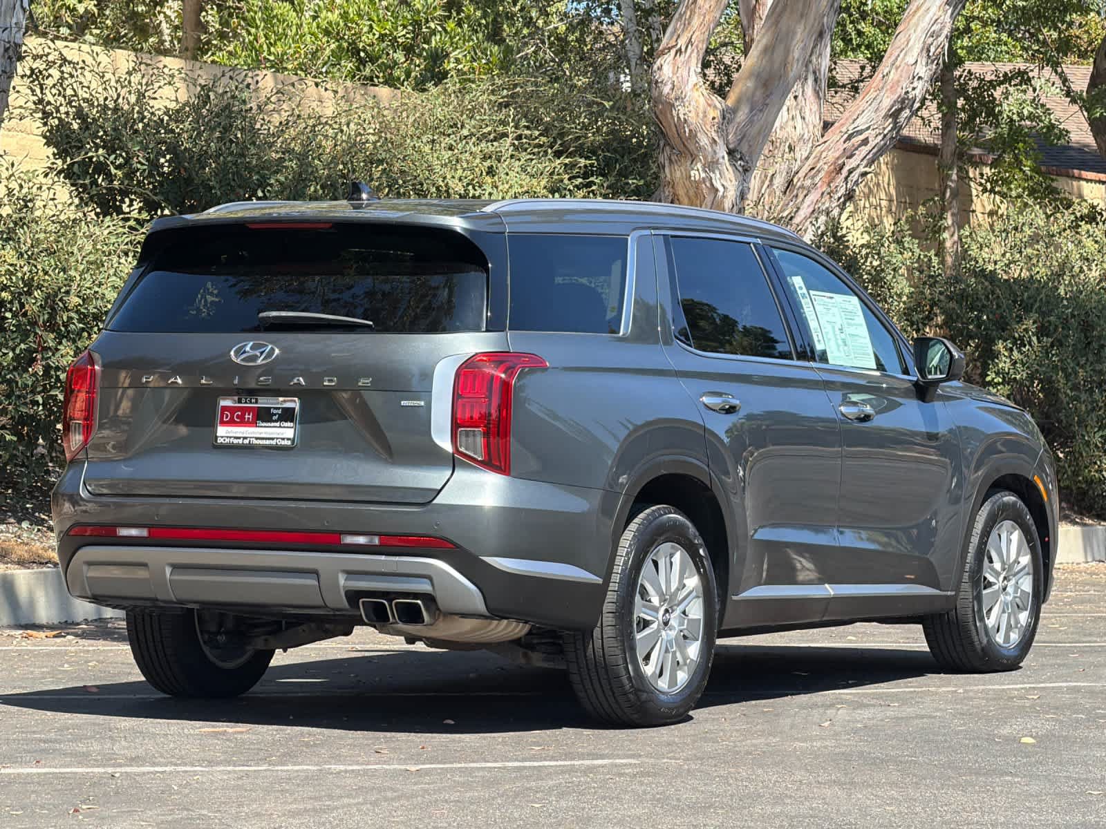 Used 2024 Hyundai Palisade SEL AWD/4WD image 2