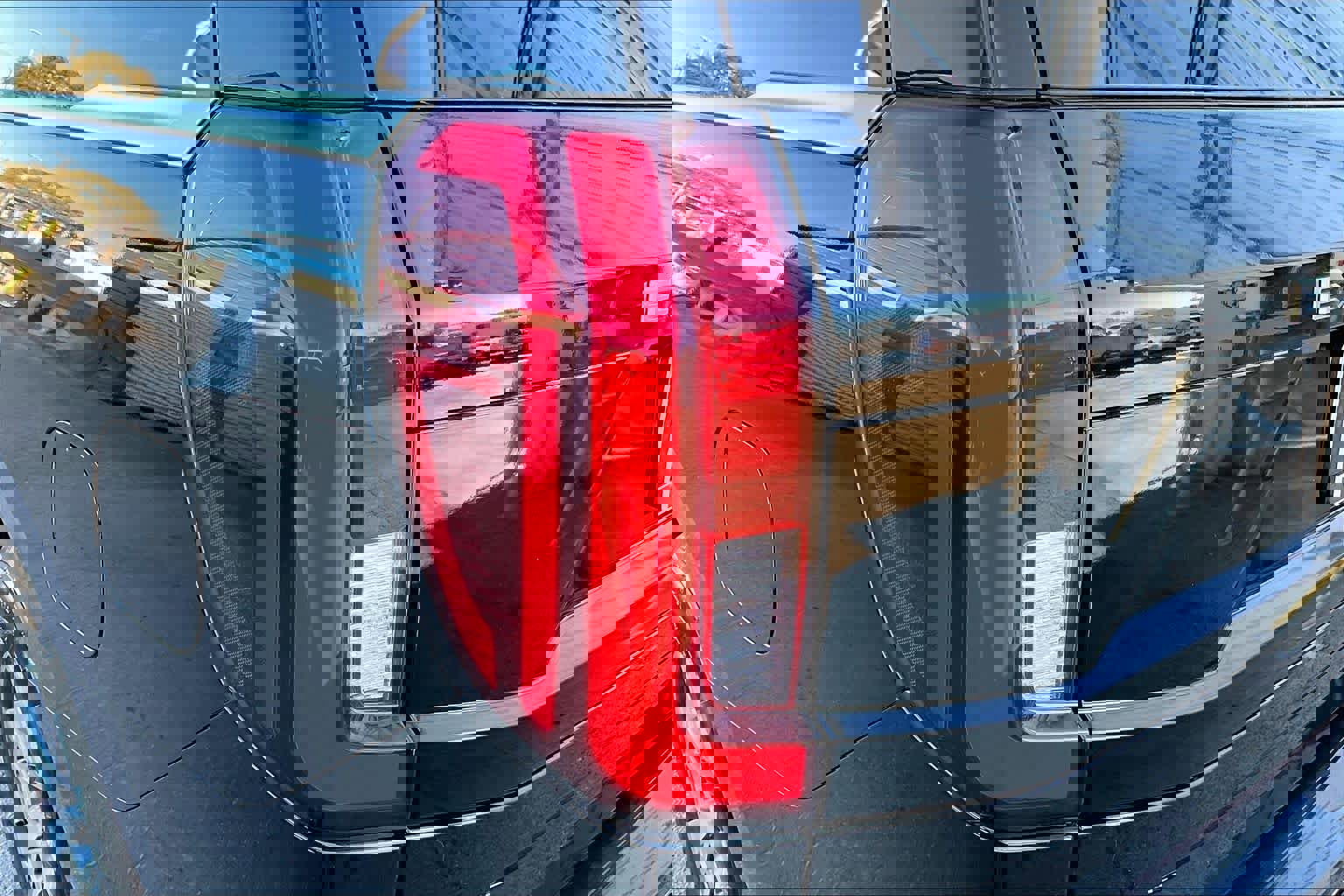 Certified 2025 Ford Expedition Active image 27