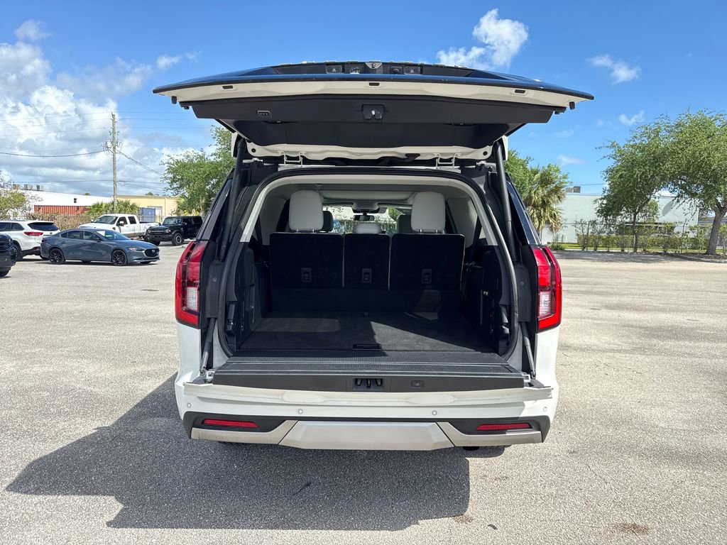 Certified 2025 Ford Expedition Max Platinum image 32