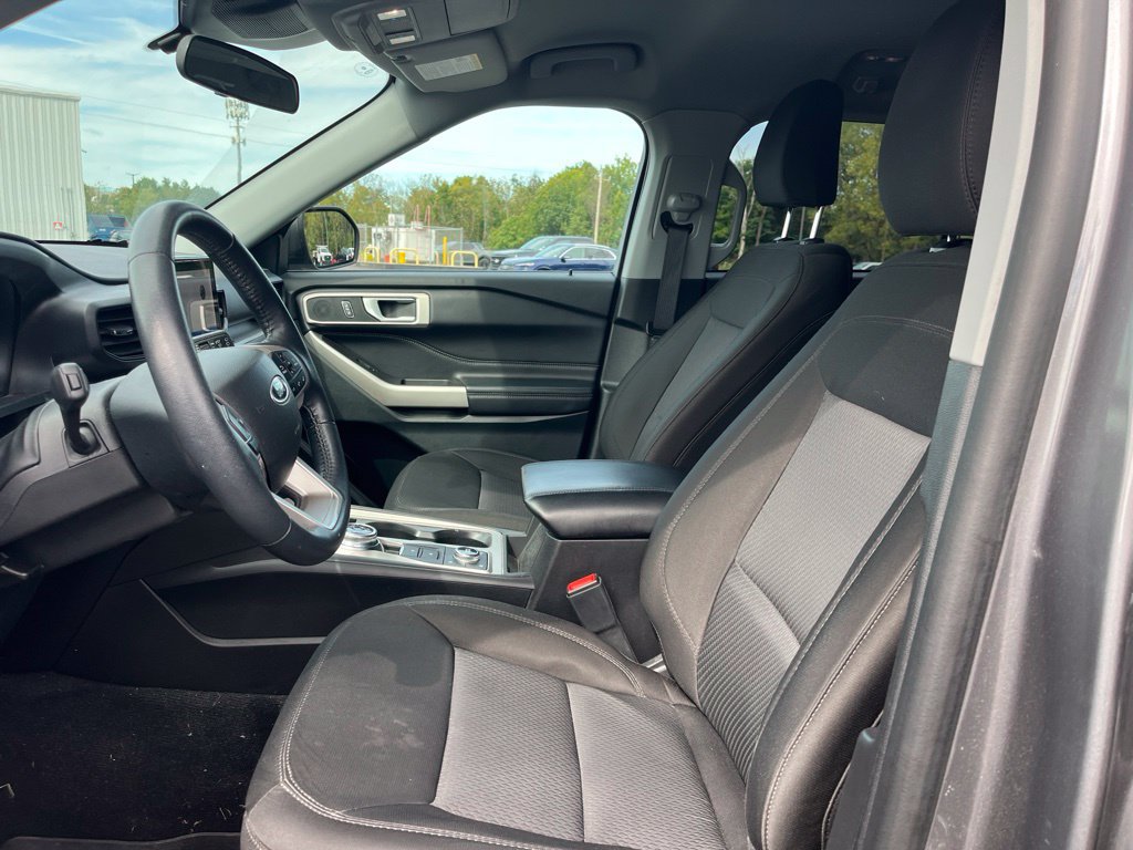 Certified 2023 Ford Explorer XLT AWD/4WD image 7