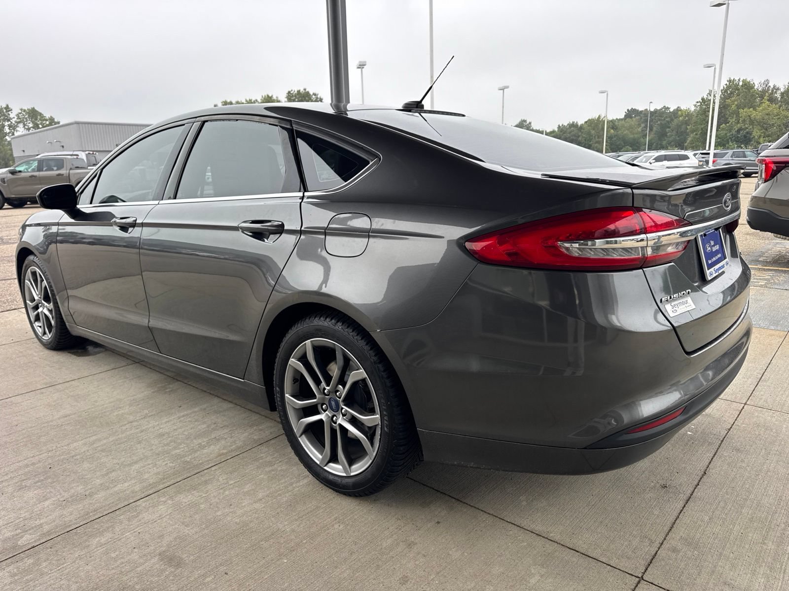 Certified 2017 Ford Fusion SE w/ Equipment Group 201A FWD image 5