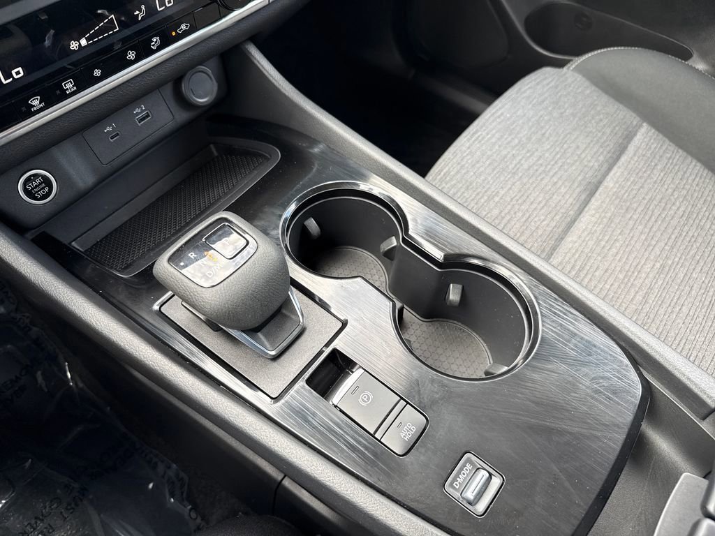 Used 2023 Nissan Rogue SV image 23