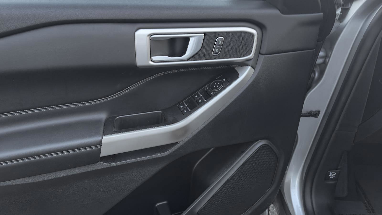 Certified 2023 Ford Explorer XLT w/ Equipment Group 202A image 15