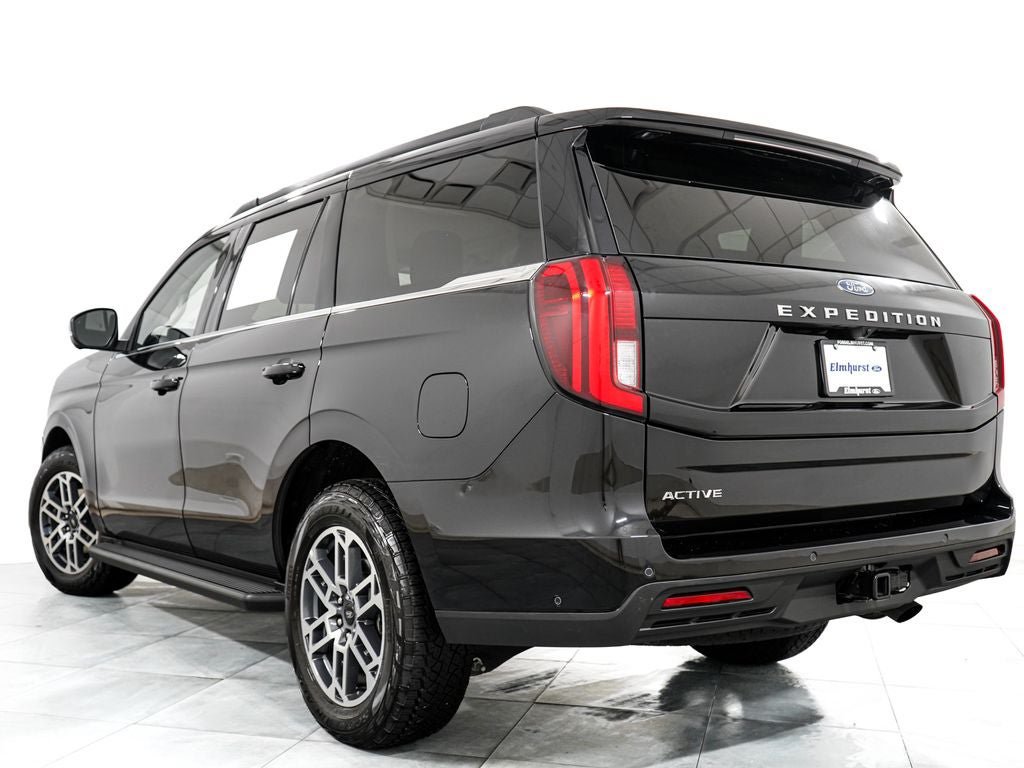 Certified 2025 Ford Expedition Active AWD/4WD image 5