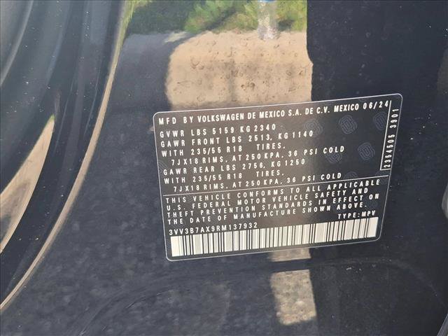 Used 2024 Volkswagen Tiguan SE FWD image 21