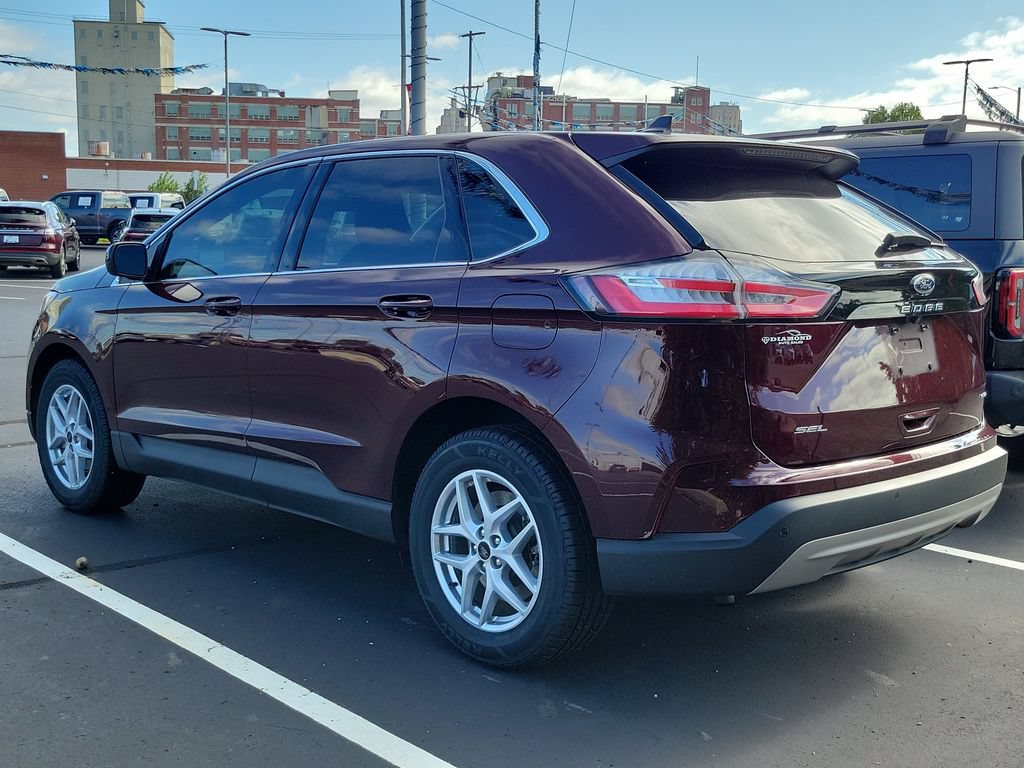 Certified 2023 Ford Edge SEL w/ Convenience Package AWD/4WD image 4