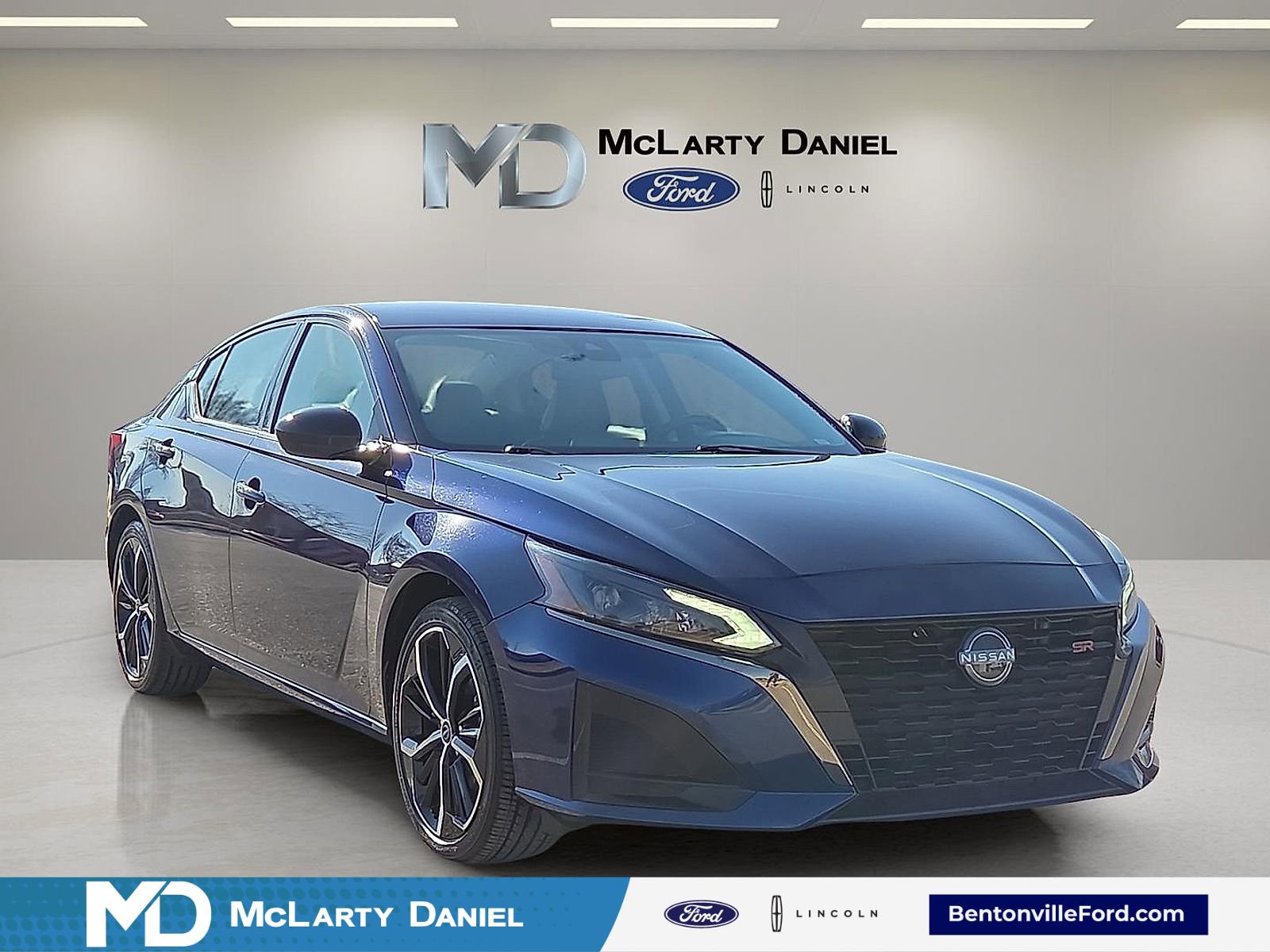Used 2024 Nissan Altima 2.5 SR FWD image 1